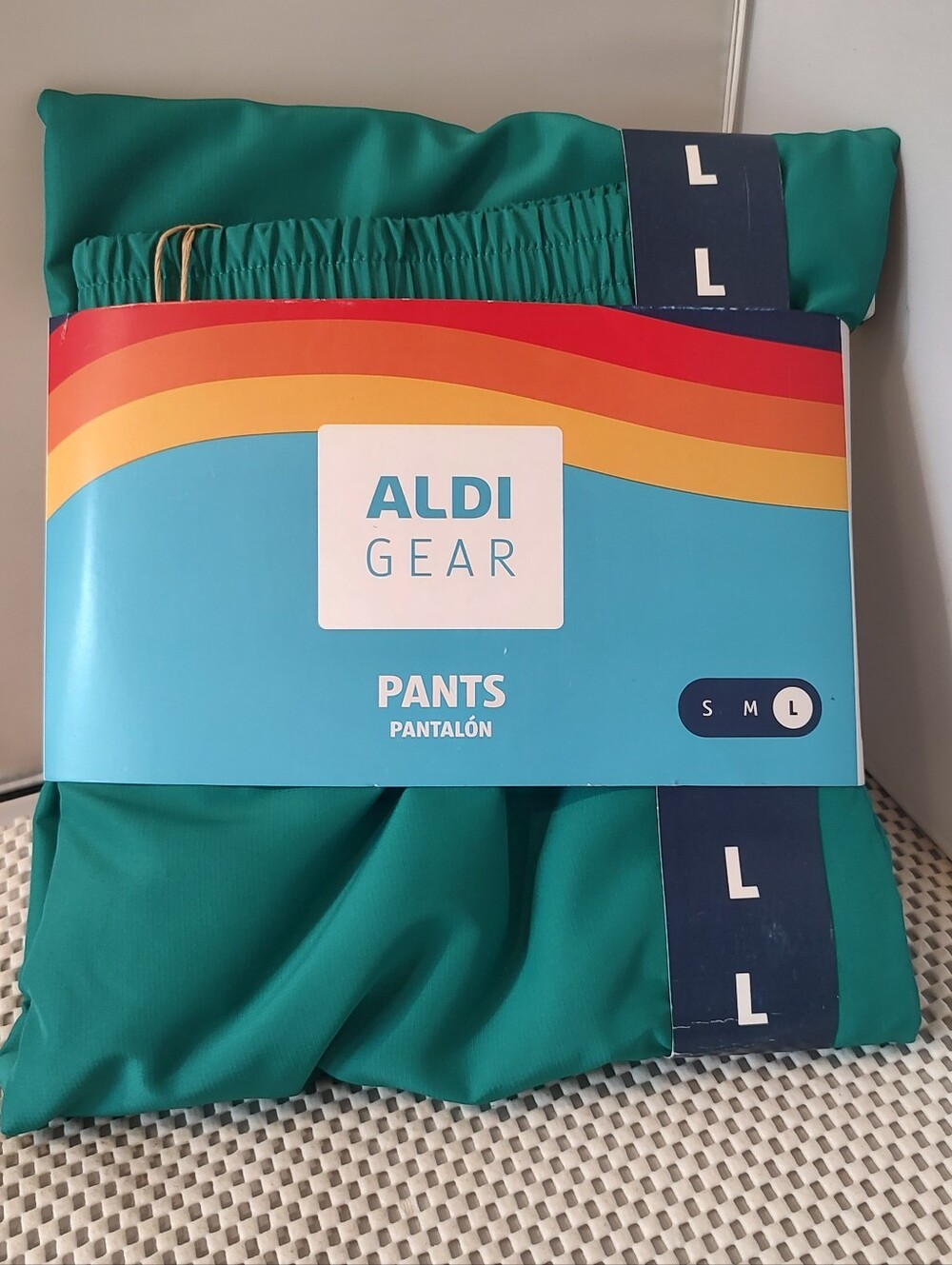 Aldi Gear Unisex Pants Size Large NWT Green